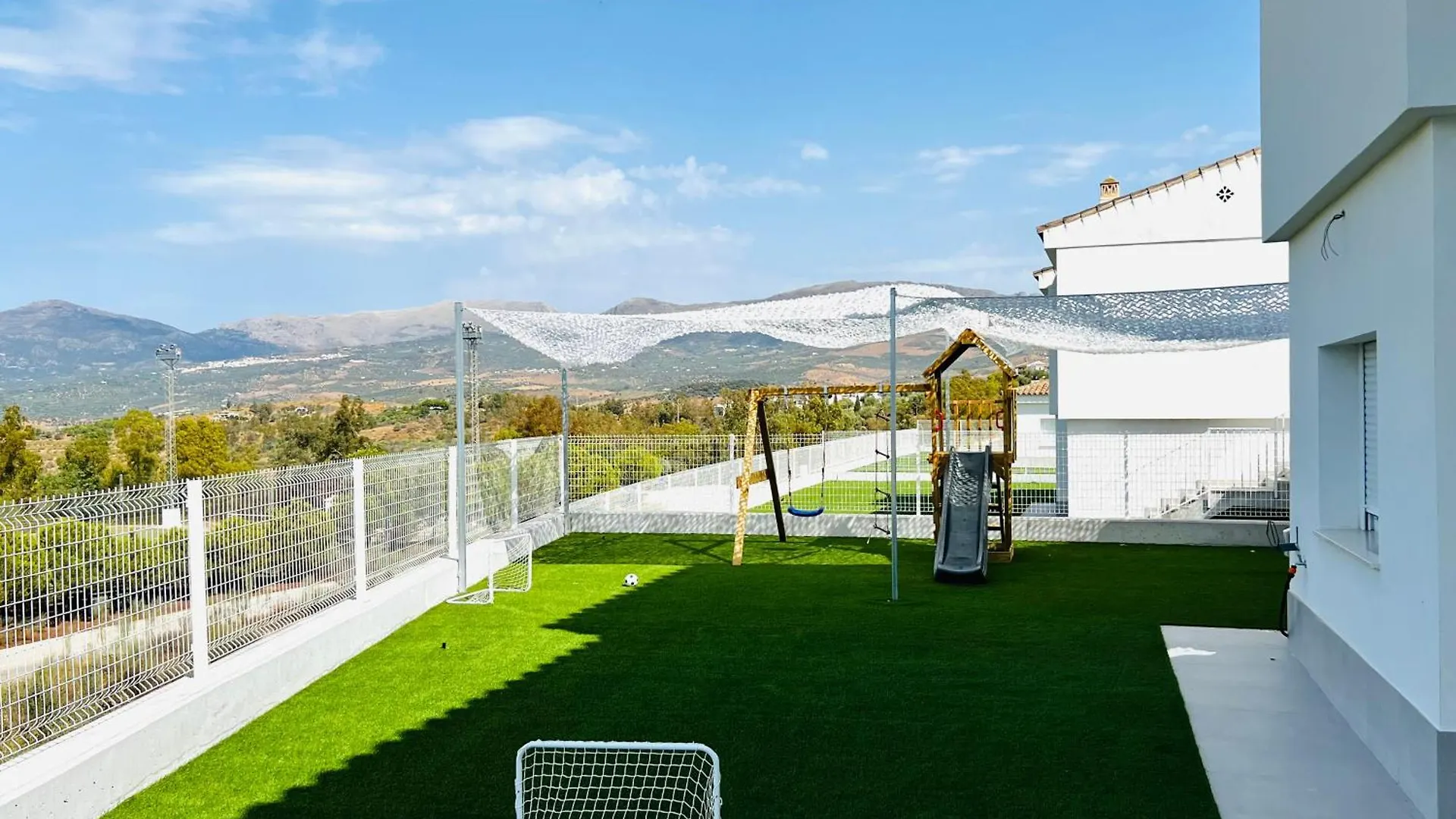 Viñuela Axarquia Paraiso 88 Sinese Design Homes 0*,